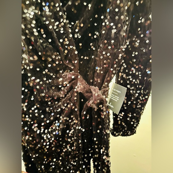 Lulus NWT Glowing Muse Black Sequin Velvet Long Sleeve Wrap Mini Dress, Size XS - Picture 5 of 10